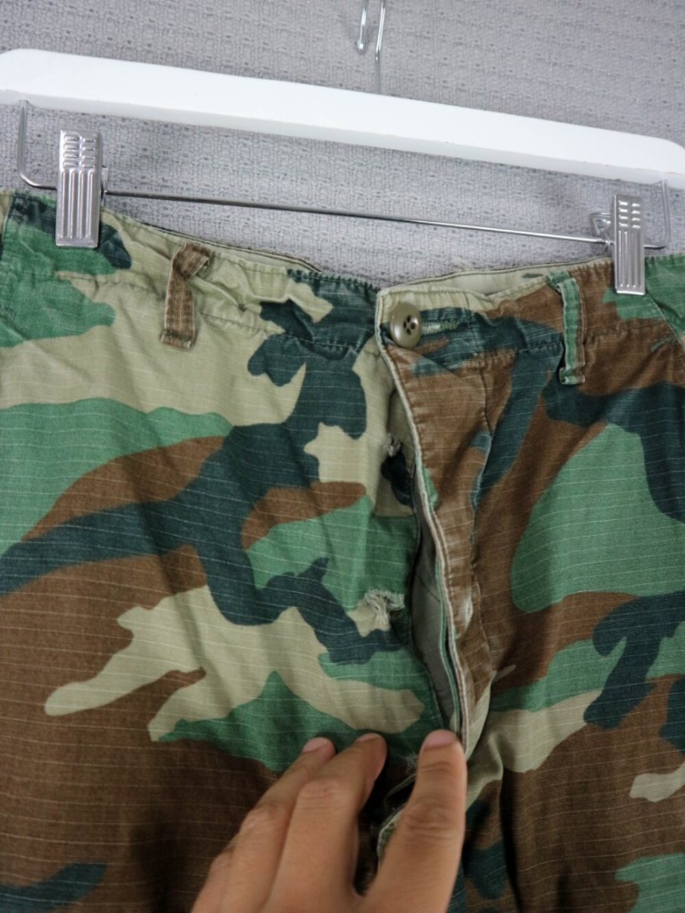 Vintage US Military BDU Woodland Cargo Pants 1980s 90s 30W Distressed As Is - Picture 5 of 10